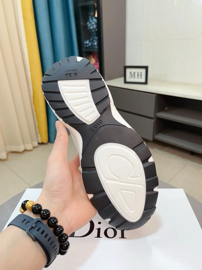 Ex-factory price 420🌹🌹【Dior】Best-selling model, world premiere on official website🔝High-end brand of men's shoes, latest series on official website: The upper is made of imported cowhide with specially designed fabrics➕Mesh breathable lining. Make walking more convenient and comfortable! Compared with the official quality, Midea’s 1:1 replica. Create a fashionable personality to set off your uniqueness! A must-have for trendy men! Classic style. Men's sizes: 38-44.